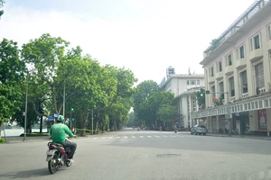 Hà Nội chính thức cấm xe mô tô công nghệ chở khách và giao hàng