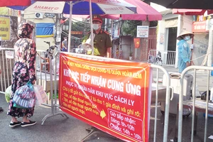 Hà Nội tiếp tục giãn cách xã hội đến 23-8