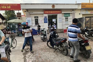 Bí thư Hà Nội: Tiếp thu, điều chỉnh việc cấp, kiểm tra giấy đi đường