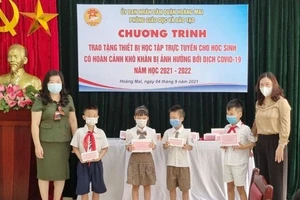 Hà Nội quyên góp được 2.345 máy tính và thiết bị học trực tuyến