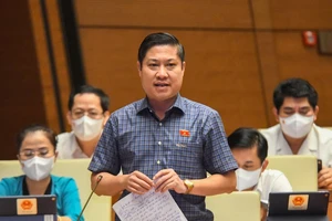 ĐBQH đề nghị điều tra những tranh cãi về việc cá nhân làm từ thiện