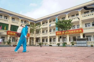 Hà Nội: chỉ cho học sinh lớp 9 và lớp 12 đến trường