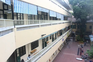 Số F0 liên tục tăng, Hà Nội gấp rút cho F0 điều trị và F1 cách ly tại nhà