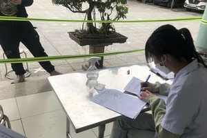 Hà Nội sẽ cấp chứng nhận hưởng bảo hiểm xã hội online cho F0 trước 15-3