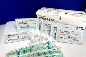 Hàng trăm cơ sở đầu cơ, tăng giá kit test, thuốc COVID-19 ở Hà Nội bị xử lý