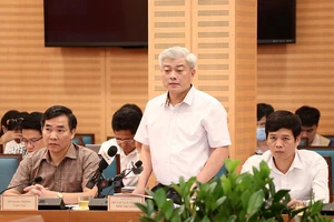 Hà Nội nêu giải pháp xử lý rác ùn ứ, mưa là ngập tại nội thành