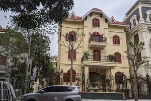 UBND TP Hà Nội tiếp tục thúc quận Cầu Giấy xử lý vụ biệt thự sai phép