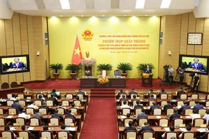 Hà Nội: Nhiều sở ngành giải trình việc thiếu trường, bãi xe... ở các khu đô thị mới