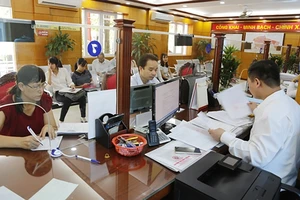 Hà Nội tạm dừng yêu cầu phụ huynh phải xác nhận cư trú cho con chuyển cấp học