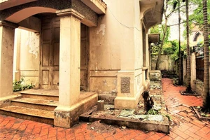 Hà Nội kiểm định biệt thự cũ để có phương án bảo vệ