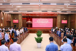 Nhiều cơ quan, đơn vị tưởng niệm các nạn nhân vụ cháy chung cư ở Hà Nội