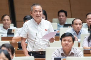 Đại biểu Nguyễn Lân Hiếu: Thuốc thiếu chất lượng vẫn vượt 'khe cửa hẹp' trúng thầu giá rẻ