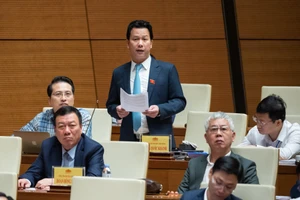 ĐBSCL sạt lở vì khai thác cát, Bộ trưởng TN&MT nói gì?