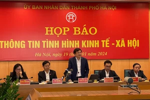 Hà Nội sẽ trình diễn 2024 drone kết hợp âm nhạc vào đêm giao thừa 