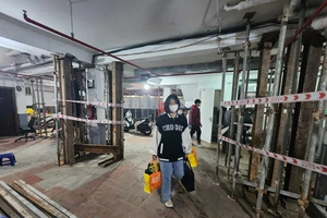 Chung cư mini ở quận Thanh Xuân nứt cột bê tông, gần 60 hộ dân di dời khẩn cấp