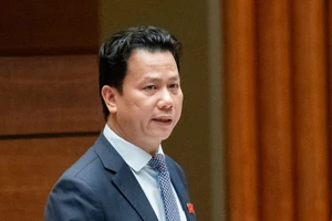 Bộ trưởng TN&MT: Sạt lở, sụt lún Đồng bằng sông Cửu Long một phần do khai thác cát