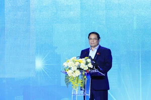 Thủ tướng đề nghị Hà Nội phải tiên phong trong chuyển đổi số