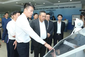 Hà Nội định vị lại vai trò Trung tâm phục vụ hành chính công khi giảm 50% xã, phường