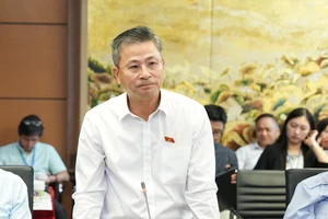 Đại biểu nói về trận ngập lịch sử ở Hà Nội và kế hoạch 'hồi sinh' sông Tô Lịch...