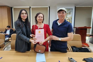 Hà Nội chi trả tiền bồi thường, hỗ trợ 13 hộ dân bên hồ Hoàn Kiếm