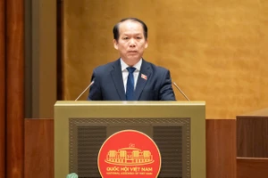 Đề nghị Chính phủ làm rõ hơn nguy cơ của tham nhũng, lãng phí đối với sự tồn vong của chế độ