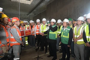 Thủ tướng Phạm Minh Chính động viên lực lượng thi công Metro Nhổn - Ga Hà Nội