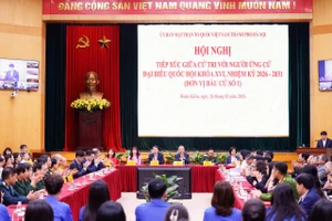 Tổng Bí thư Tô Lâm cùng các ứng cử viên ĐBQH tiếp xúc cử tri 10 phường của Hà Nội