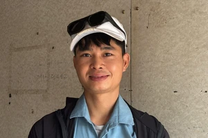 Người phá mái tôn trong vụ cháy ở Hà Nội: 'Chỉ nghĩ phải thật bình tĩnh để cứu người'