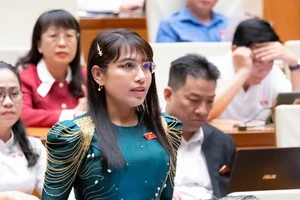 Đại biểu đề xuất đóng bảo hiểm xã hội cho người bán vé số dạo