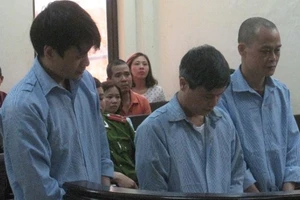 Mua bán heroin với giá 200 triệu đồng/bánh ngay trong nhà nghỉ