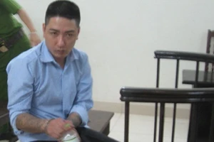 Hoãn phiên tòa vì bị cáo bỗng nhiên chóng mặt