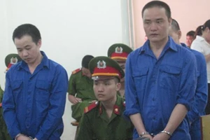 Hai anh lãnh án tử, em ngồi tù suốt đời vì vận chuyển 'hàng trắng'