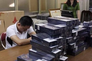 Buôn lậu thuốc lá còn vi phạm giao thông