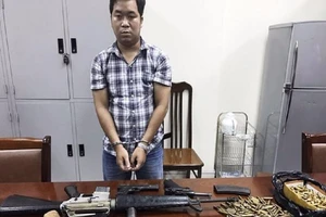 Bắt 'trùm' vũ khí cùng 4 khẩu súng và 300 viên đạn