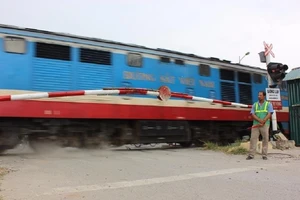 Sau tai nạn 6 người chết, đã có bảo vệ gác barie