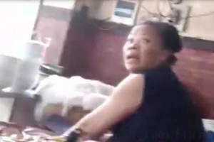 Bán bún, chửi khách hàng có thể bị xử phạt?