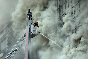 Cháy quán karaoke 13 người chết: Triệu tập nhóm thợ hàn