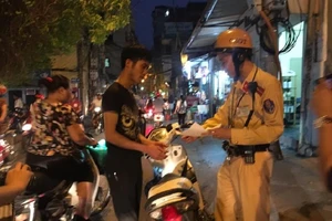 Xử phạt lỗi không đội MBH, “lòi” ra xe trộm cắp