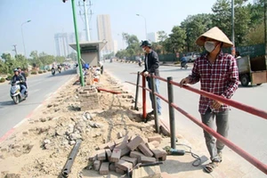 Hà Nội: Cấm đường giờ cao điểm để phục vụ buýt nhanh