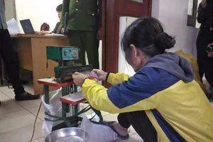 Cụ bà 69 tuổi buôn bán hàng trăm ký bột ngọt giả