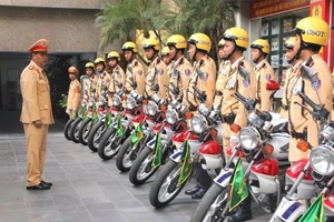 CSGT Hà Nội tổng lực chống ùn tắc dịp Tết