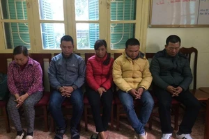 Tạm giữ nhóm trấn lột tiền những người đi vào đường cấm