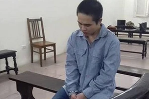 Chồng tẩm xăng đốt vì muốn... hủy hoại nhan sắc vợ