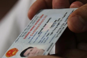 Muốn xác nhận 2 CMND là của 1 người thì phải làm sao?