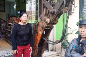 Dẹp vỉa hè bị 'nghẽn' vì người dân phản đối