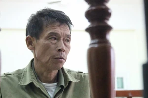 Đang xử vụ tôn trên xích lô cứa cổ cháu bé