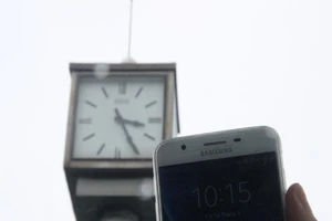 Đồng hồ 'khủng' kỷ niệm 1.000 năm Thăng Long bị hỏng