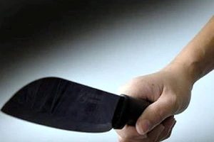 2 nhóm thanh niên ẩu đả ở quán bia, 1 người chết