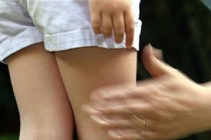 1 bảo vệ nhà trường thừa nhận dâm ô với học sinh