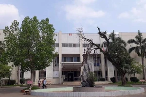 Tai biến chạy thận ở Hòa Bình: Gỡ niêm phong máy móc 